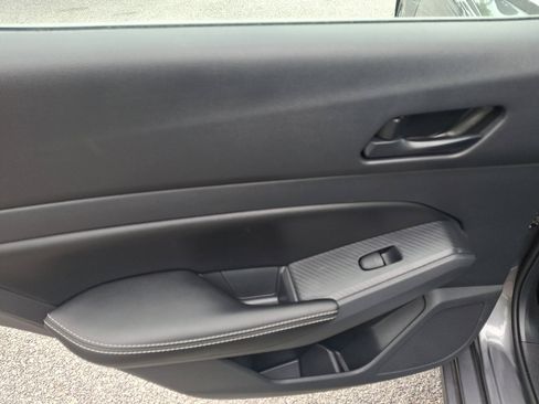 Used 2025 Nissan Altima 2.5 SV FWD image 19