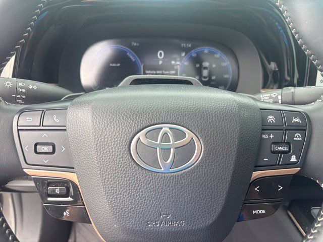 Used 2026 Toyota Crown Platinum AWD/4WD image 9