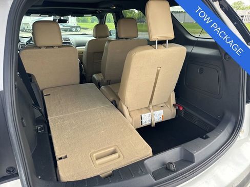 Used 2017 Ford Explorer XLT w/ Equipment Group 202A AWD/4WD image 14