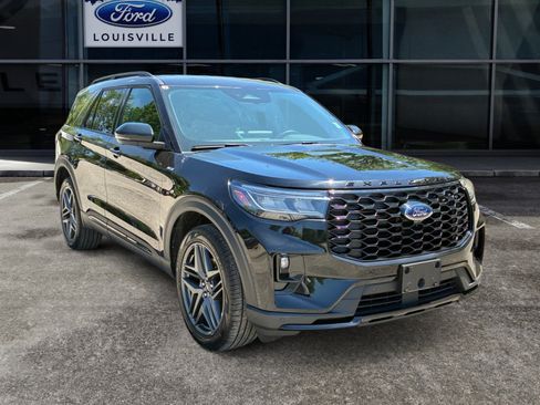 Used 2025 Ford Explorer ST-Line w/ ST-Line Street Pack AWD/4WD image 1
