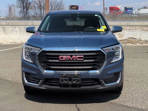 Certified 2024 GMC Terrain SLE image 8