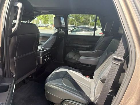 Used 2018 Ford Expedition Limited w/ Equipment Group 302A RWD image 12