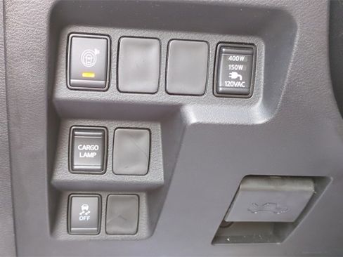 Used 2023 Nissan Frontier SV w/ SV Convenience Package image 23