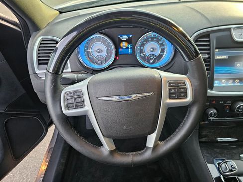 Used 2014 Chrysler 300 C w/ Light Group image 22