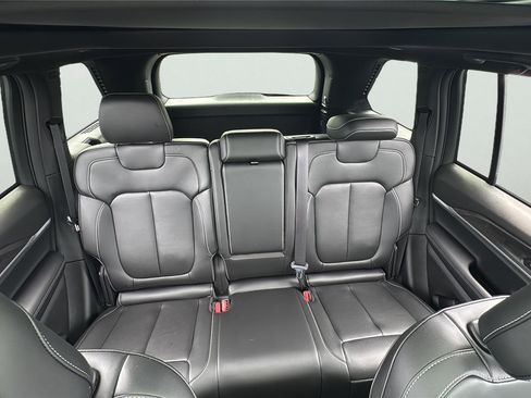 New 2025 Jeep Grand Cherokee Limited w/ Black Appearance Package AWD/4WD image 26
