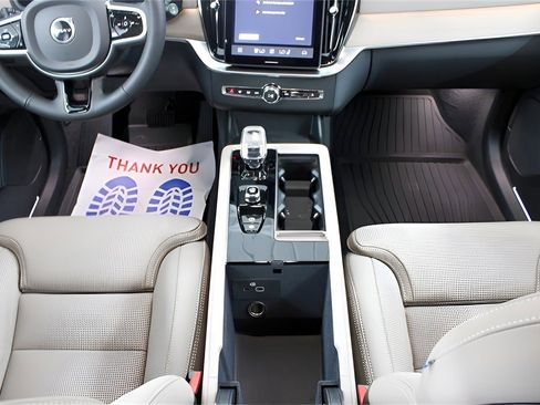 New 2026 Volvo XC90 B6 Ultra image 22