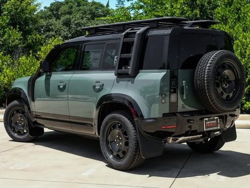 New 2026 Land Rover Defender 110 Trophy Edition AWD/4WD image 10