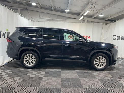 Used 2025 Toyota Grand Highlander XLE image 10