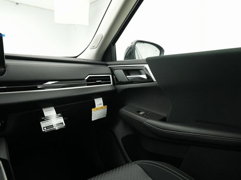 Used 2025 Mitsubishi Outlander ES image 27