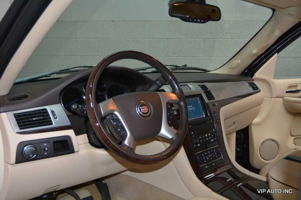 Used 2007 Cadillac Escalade AWD w/ Climate Package image 11