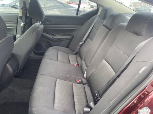 Used 2025 Nissan Altima 2.5 SV image 18