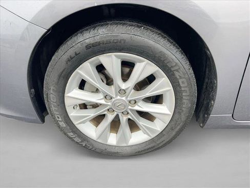 Used 2013 Lexus ES 300h Hybrid image 24