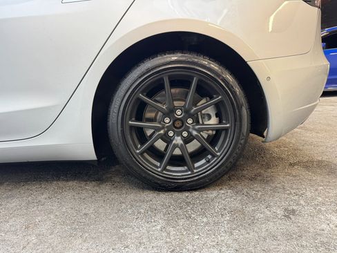 Used 2018 Tesla Model 3 Long Range image 9