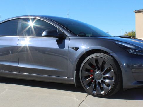 Used 2021 Tesla Model 3 Performance image 21