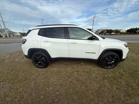 New 2026 Jeep Compass Latitude AWD/4WD image 8