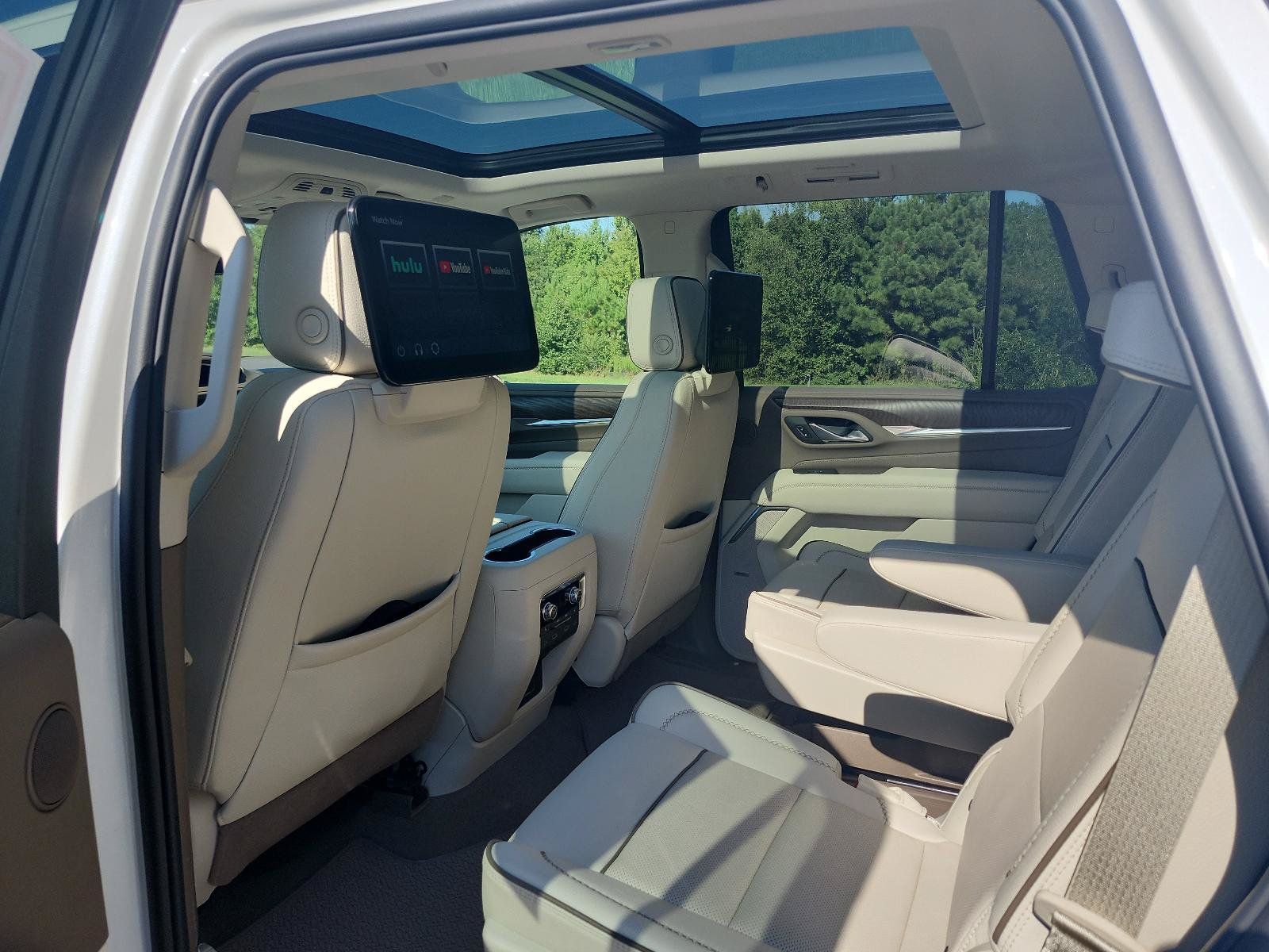 Certified 2024 GMC Yukon Denali w/ Denali Reserve Package AWD/4WD image 11