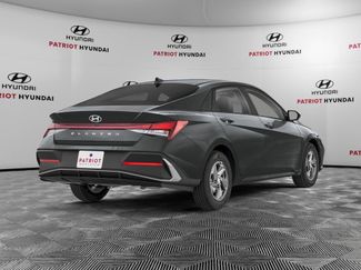 New 2026 Hyundai Elantra SE FWD video 2