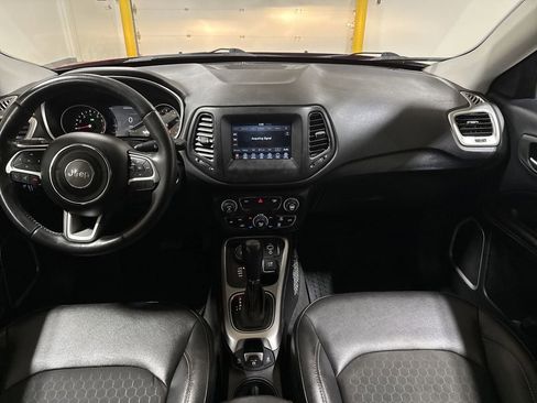 Used 2018 Jeep Compass Latitude w/ Popular Equipment Group AWD/4WD image 10