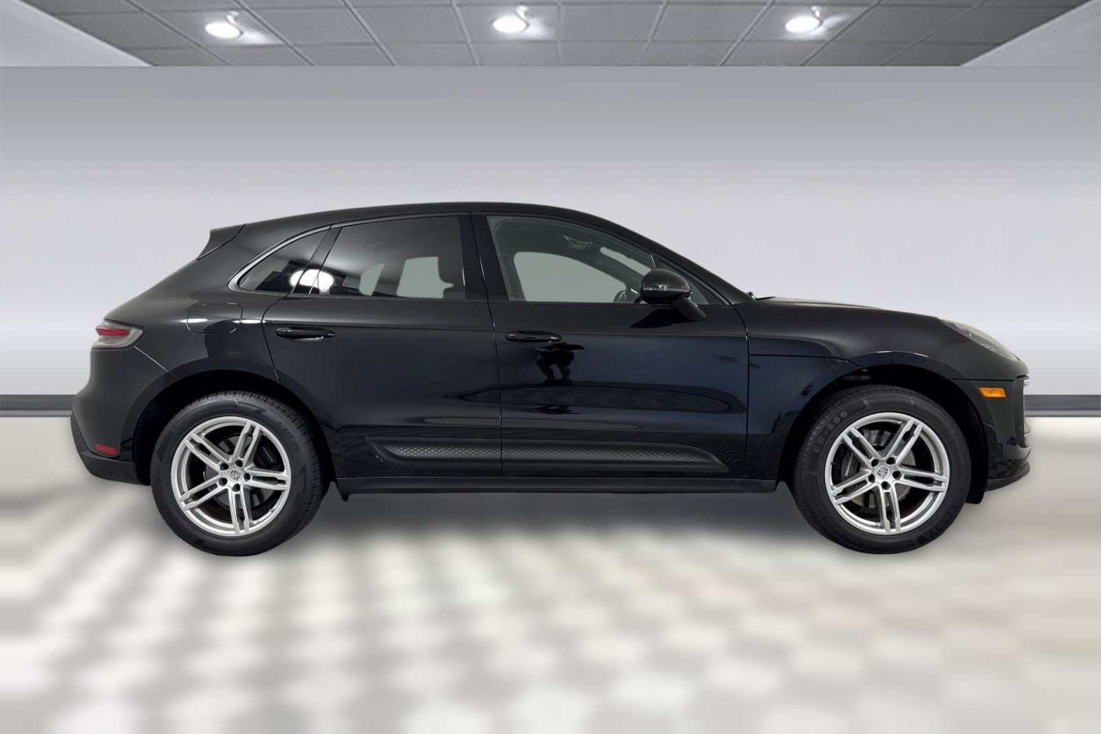 Used 2024 Porsche Macan AWD/4WD image 8