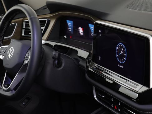 Used 2025 Volkswagen Atlas SE w/ Black Wheel Package image 20