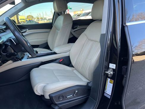 Used 2019 Audi e-tron Prestige image 21
