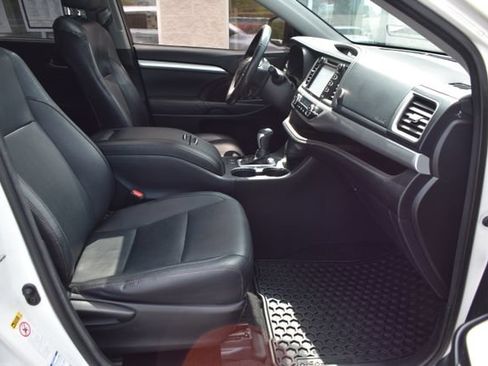 Used 2015 Toyota Highlander XLE AWD/4WD image 46