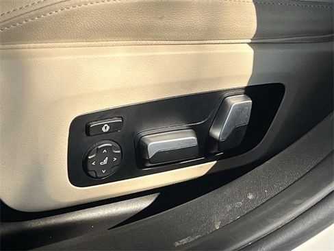 Used 2021 BMW 330e w/ Convenience Package image 29