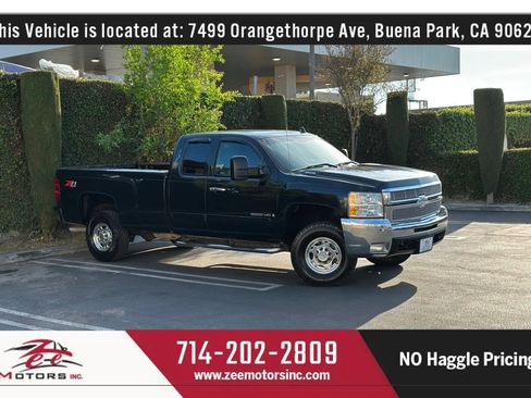 Used 2009 Chevrolet Silverado 2500 LT w/ Exterior Plus Package image 2