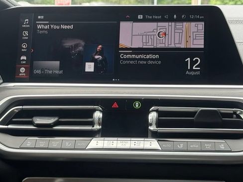 Used 2022 BMW X7 xDrive40i w/ M Sport Package AWD/4WD image 23