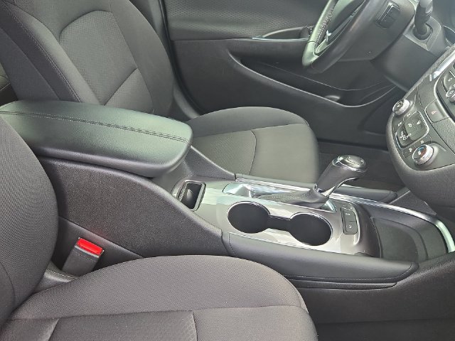 Used 2018 Chevrolet Malibu LT w/ Driver Confidence Package FWD image 21