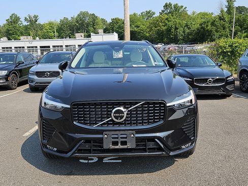 Certified 2024 Volvo XC60 B5 Plus w/ Climate Package AWD/4WD image 2