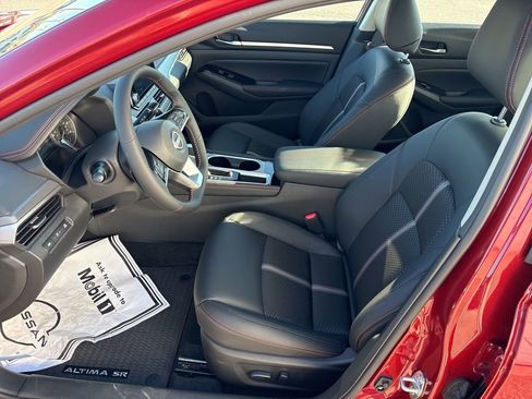 New 2025 Nissan Altima 2.5 SR FWD image 17