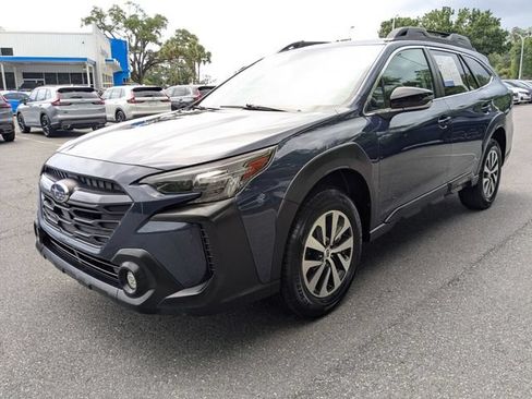 Used 2024 Subaru Outback Premium AWD/4WD image 6