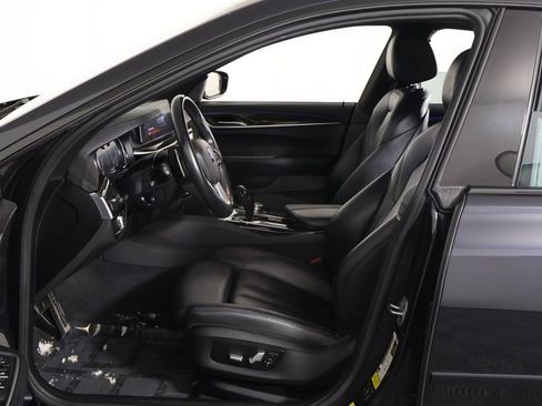 Used 2018 BMW 640i Gran Turismo xDrive image 28