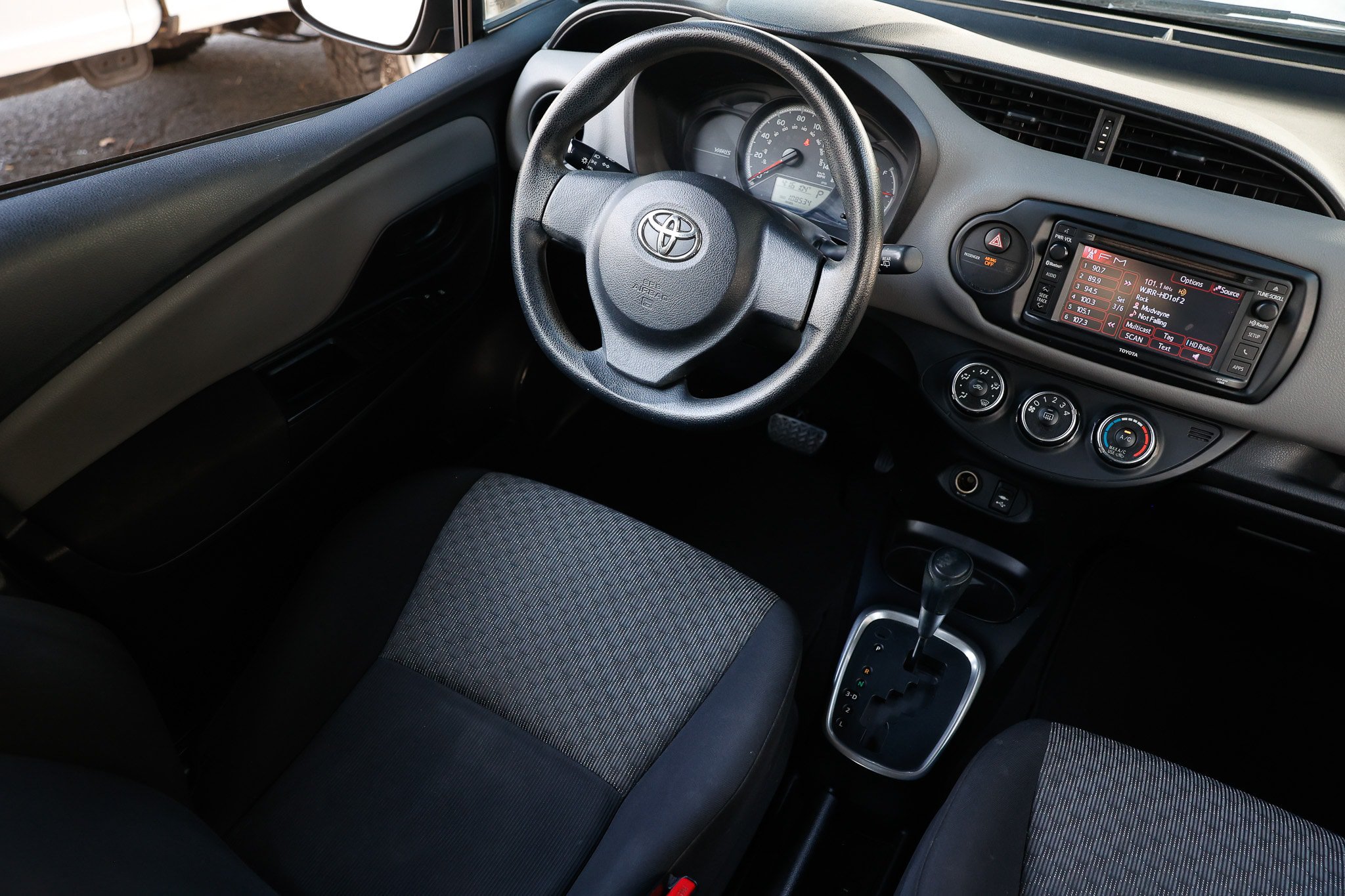 Used 2015 Toyota Yaris L FWD image 20