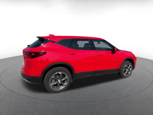Used 2025 Chevrolet Blazer LT FWD image 11