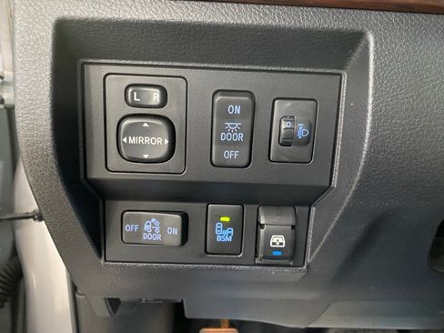 Used 2017 Toyota Tundra Limited image 10