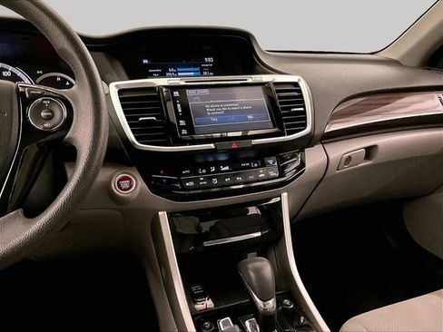 Used 2017 Honda Accord EX image 7