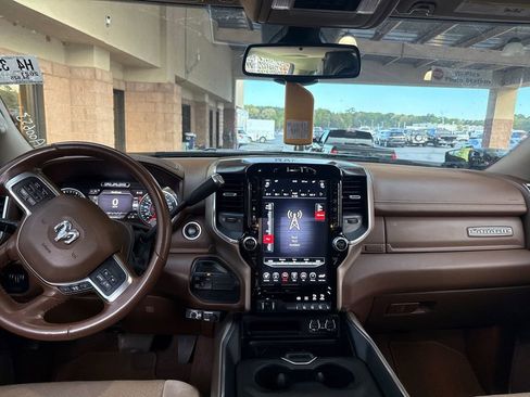Used 2021 RAM 2500 Laramie AWD/4WD image 6