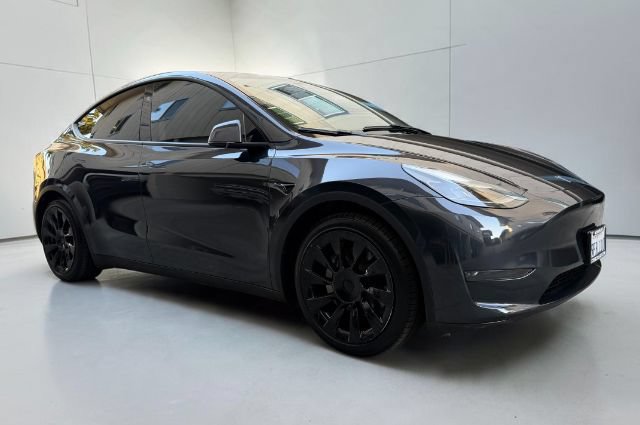 Used 2024 Tesla Model Y Long Range RWD image 8