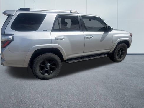 Used 2020 Toyota 4Runner SR5 Premium w/ Moonroof Package AWD/4WD image 10