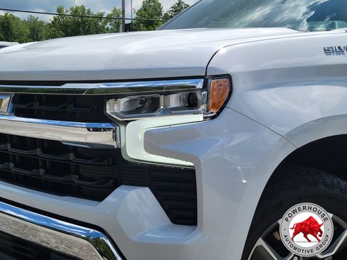Used 2023 Chevrolet Silverado 1500 LT AWD/4WD image 10