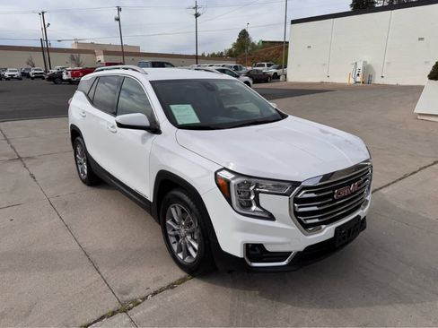 Used 2024 GMC Terrain SLT AWD/4WD image 7