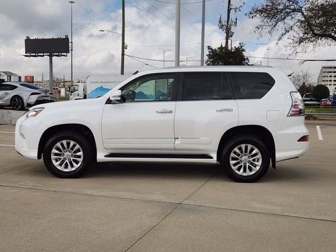 Used 2017 Lexus GX 460 Premium w/ Premium Package image 4