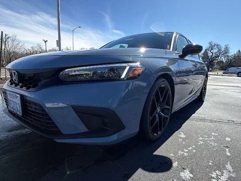 Used 2023 Honda Civic Sport image 9