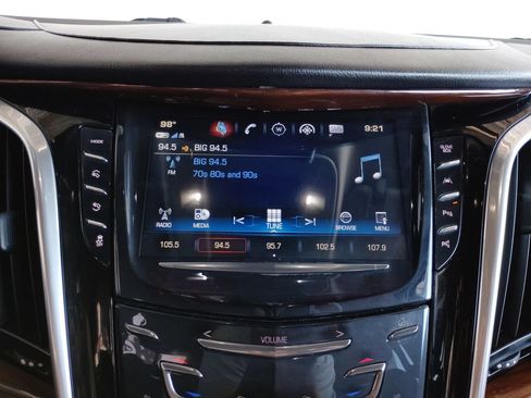 Used 2020 Cadillac Escalade ESV Luxury RWD image 34