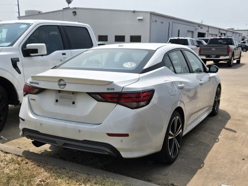 Used 2020 Nissan Sentra SR FWD image 4
