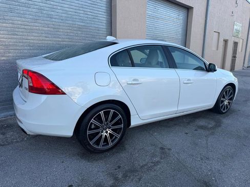 Used 2018 Volvo S60 T5 Inscription image 25