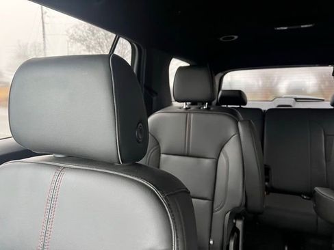 Used 2023 Chevrolet Traverse RS image 16