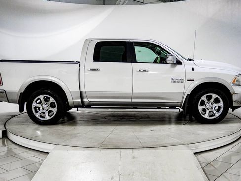 Used 2015 RAM 1500 Laramie w/ Convenience Group AWD/4WD image 10